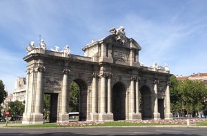 Puerta del alcala Madrid Librevoyageur