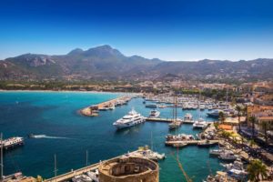 Vue sur le port de Calvi